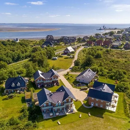 With 2 Bedrooms Holiday home