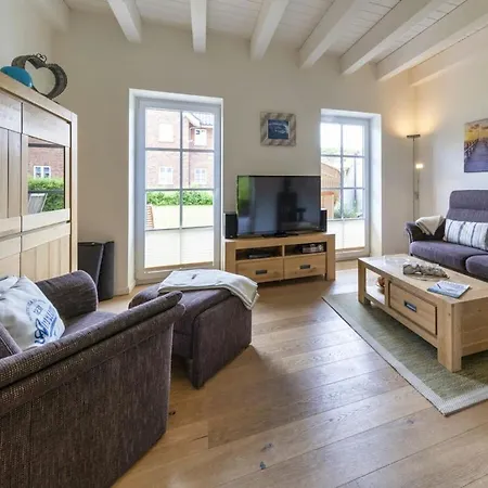 With 2 Bedrooms Holiday home